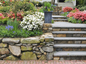 How a Retaining Wall Benefits Your Home